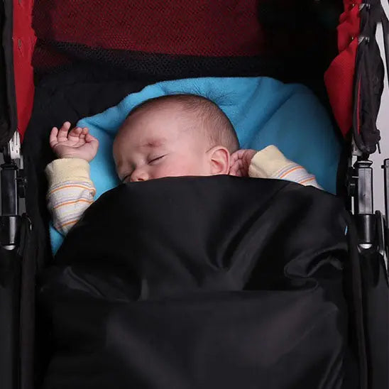 bebe dort paisiblement dans chanceliere bebe