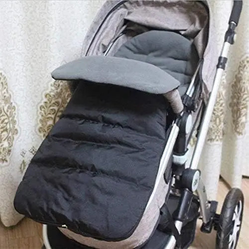 chanceliere bebe gris dans poussette
