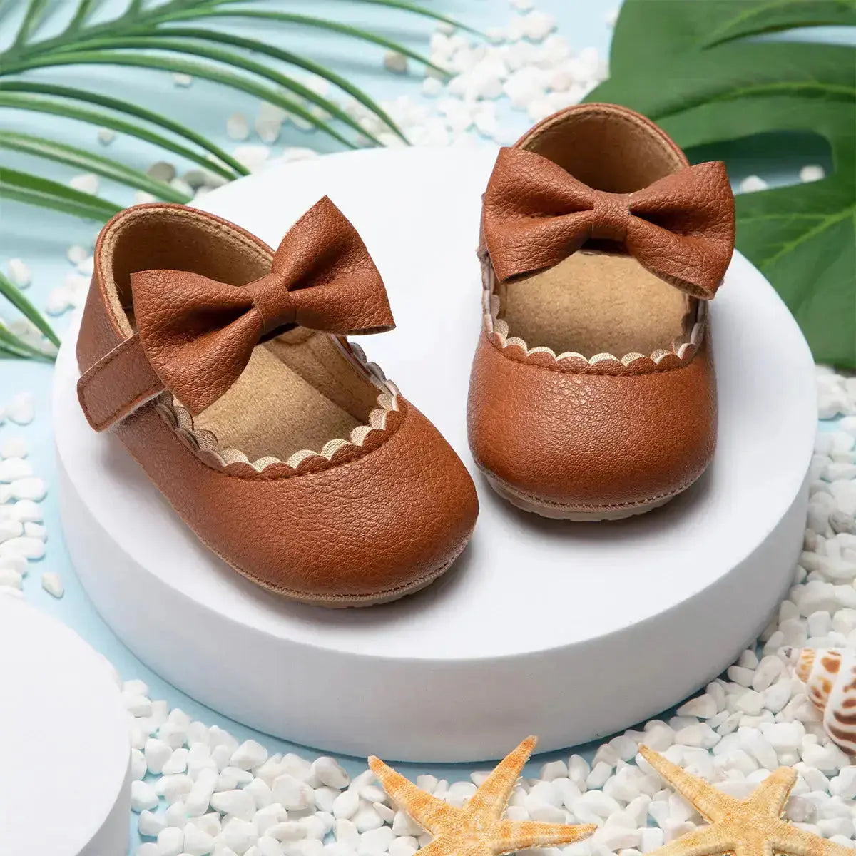 chaussure bebe fille sur tribune