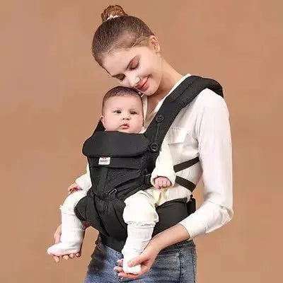 maman avec bebe dans porte bebe bris noir