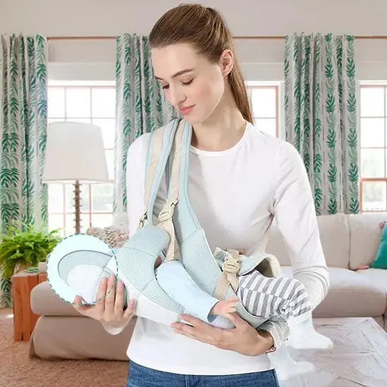 maman transporte bebe avec porte bebe