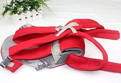 porte bebe ergonomique sur une surface