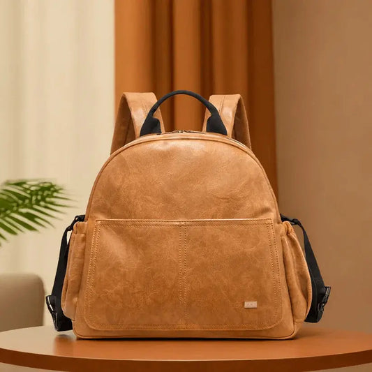 sac a langer marron sur une tribune