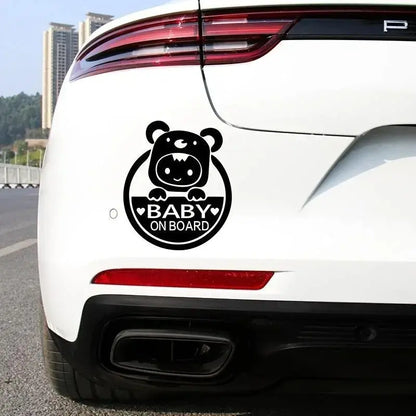 bebe a bord noir derriere auto coller