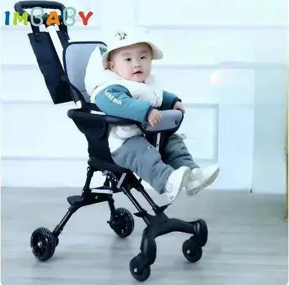 bebe dans poussette legere