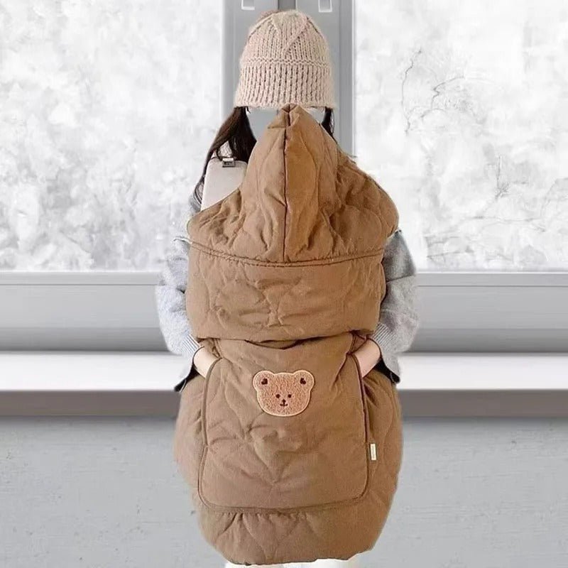 maman avec bebe couverture pour porte bebe