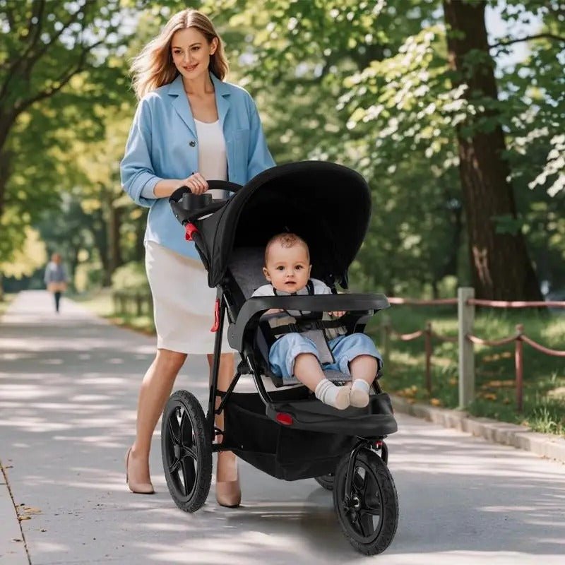 maman bebe dans poussette compacte