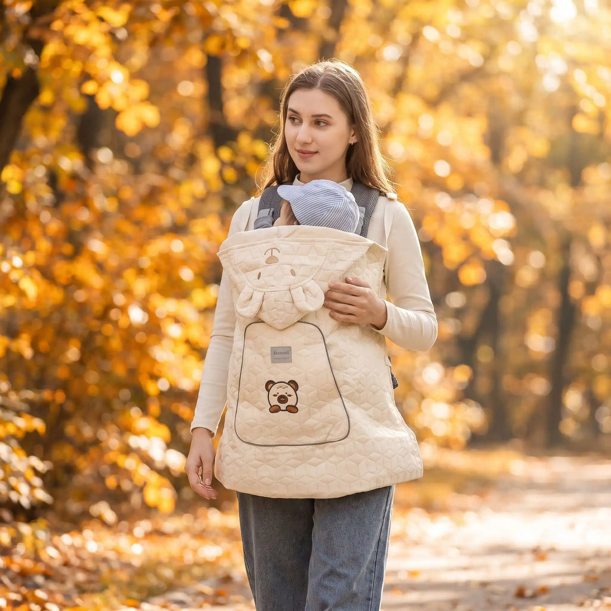 maman marche parc avec bebe couverture de portage