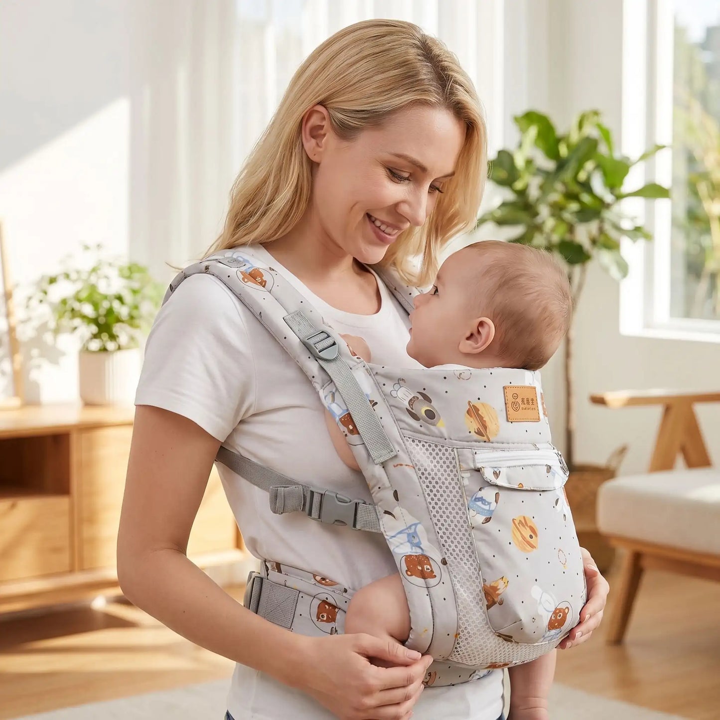 maman rit avec bebe porte bebe mei tai