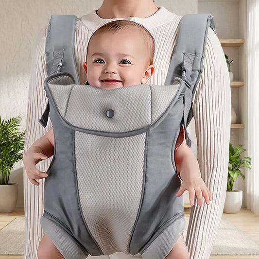 maman salon avec bebe dans porte bebe nouveau ne