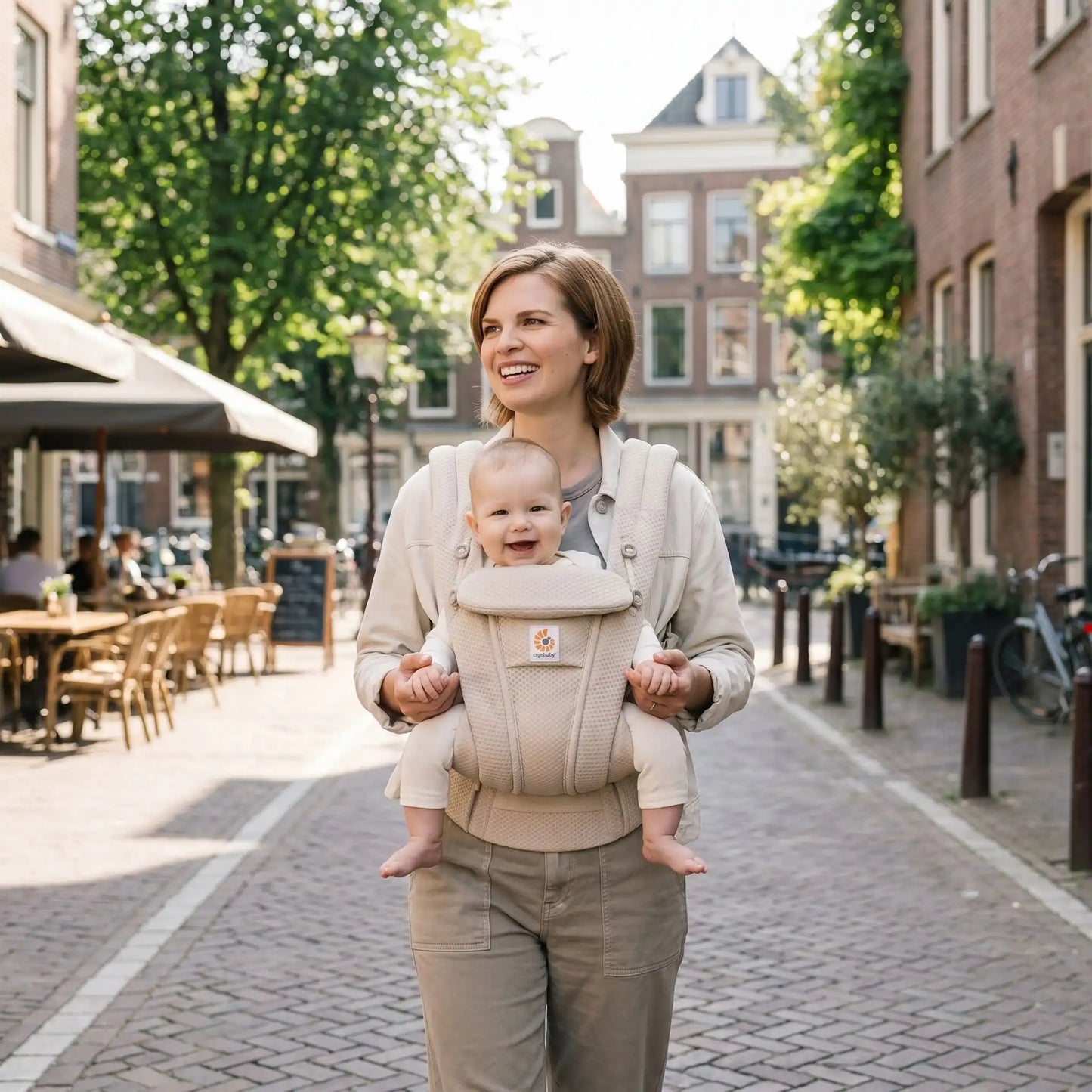 maman ville avec bebe porte bebe physio